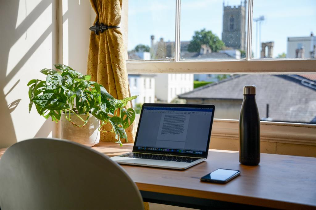 3 Biggest Obstacles of Working from Home (and How to Overcome Them)